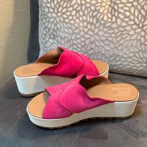 Sorel Women's Fuchsia Platform Slides